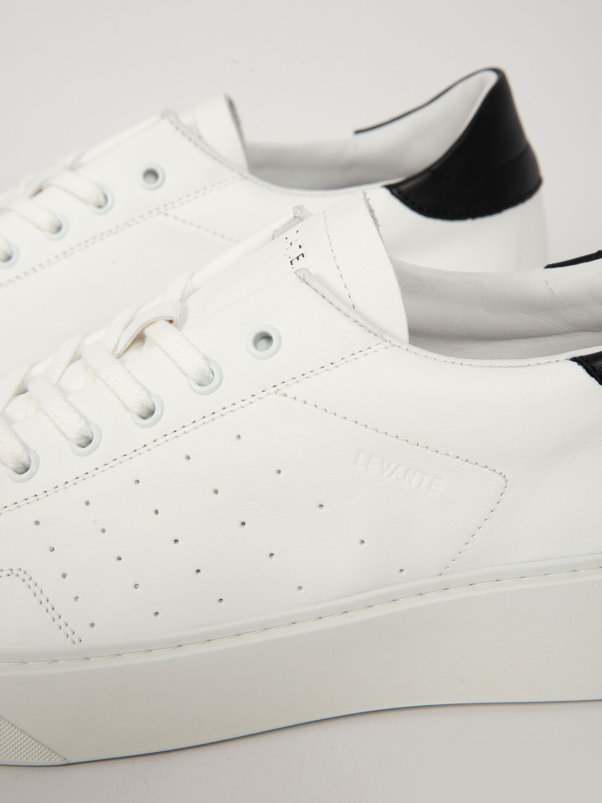 Sneakers Levante Calf - Bianco/Nero